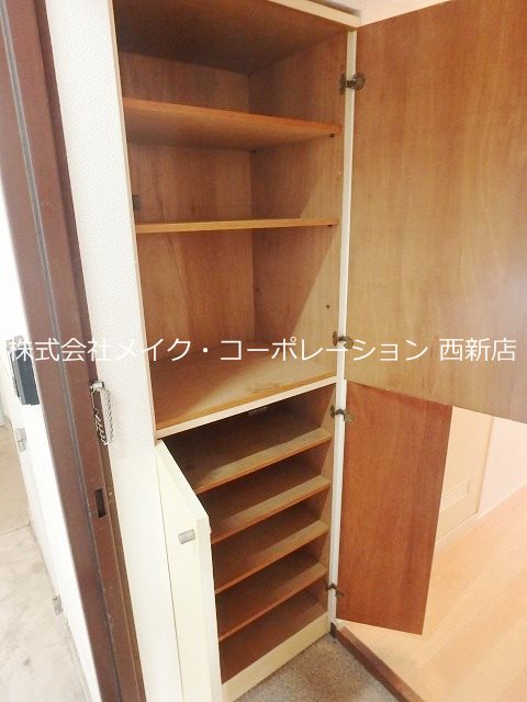 玄関 ホワイトマンション西新 その他8