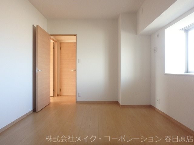 写真は同型タイプ カラコレスⅤ ベッドルーム