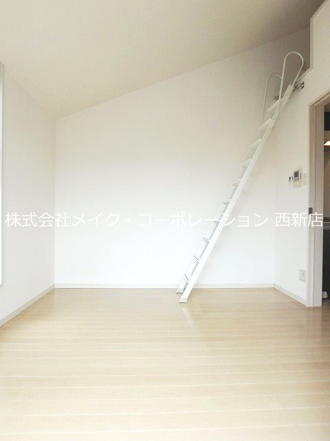アウグーリ室見～ネット無料～ リビング