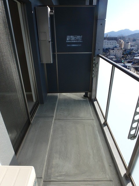 写真は同型タイプ LIFEFIELD二日市駅前 ベランダ