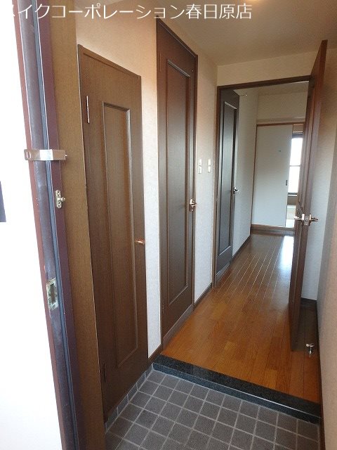 リバティ館 玄関