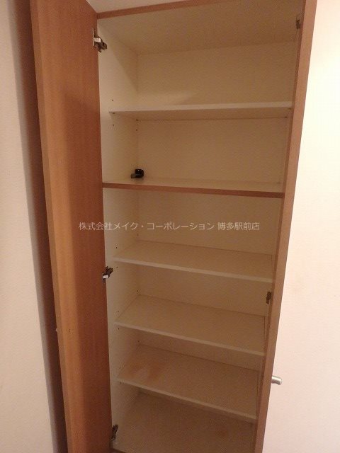 エフパルク県庁前  玄関