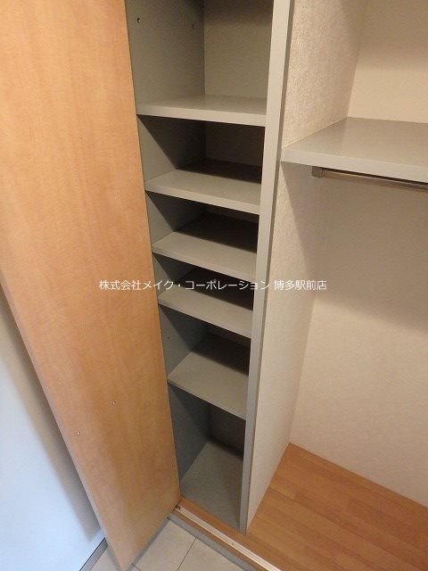 ピュアドームラシュールイン博多 玄関