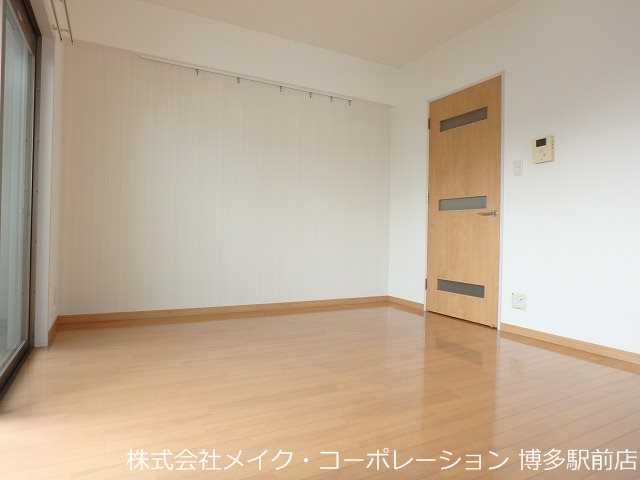 ピュアドームラシュールイン博多 ベッドルーム