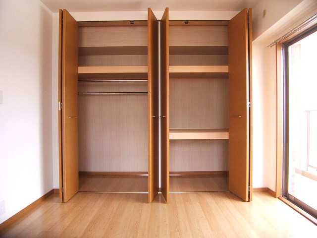 写真は同型タイプ サンライトキャッスル ベッドルーム