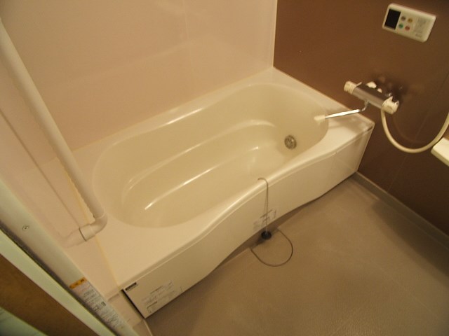 写真は同型タイプ サンライトキャッスル 風呂画像