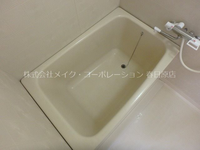 写真は同型タイプ グリーンパーク春日 風呂画像