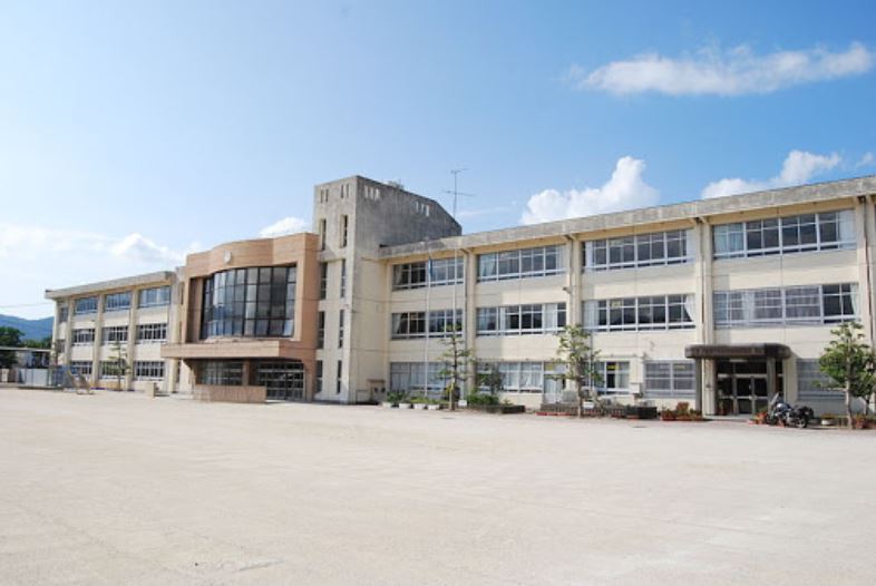 モルティ三田村 小学校