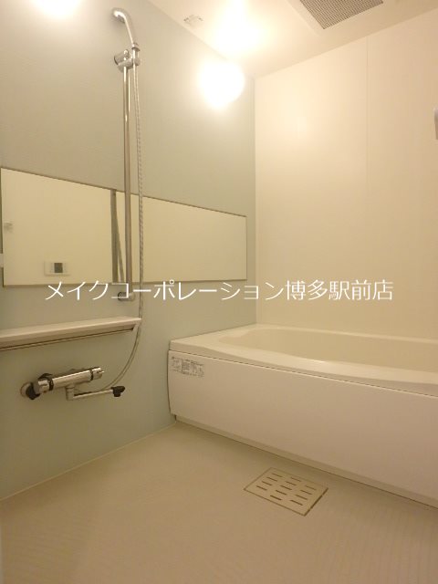 ※別部屋写真使用現状優先 ラ・メール港 風呂画像