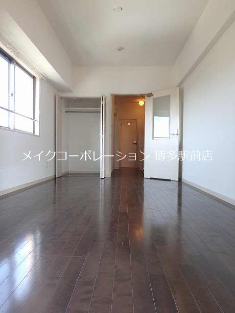 同物件、別部屋引用(出窓はありません) GRANDEUR住吉壱番館 ベッドルーム