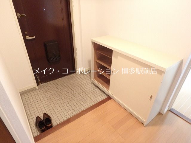 アース・フレンドリー那珂 玄関