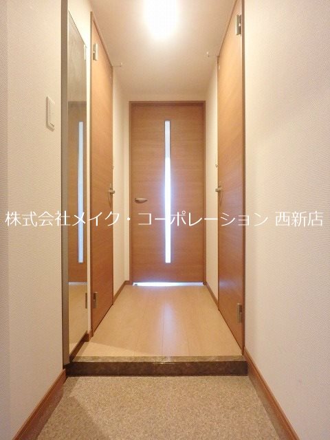 サンライズ今川 玄関