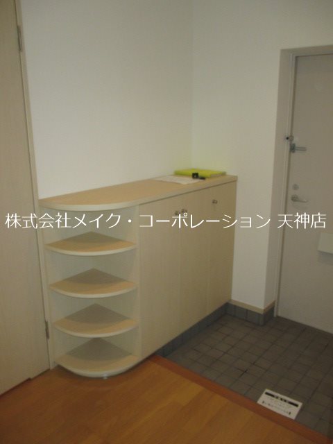 グランパーク天神 玄関
