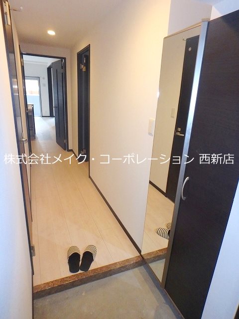 玄関 ラフォルトゥーナ姪浜弐番館 玄関