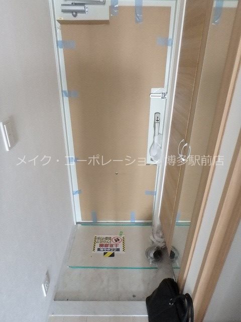 ホワイトアゲート博多 玄関