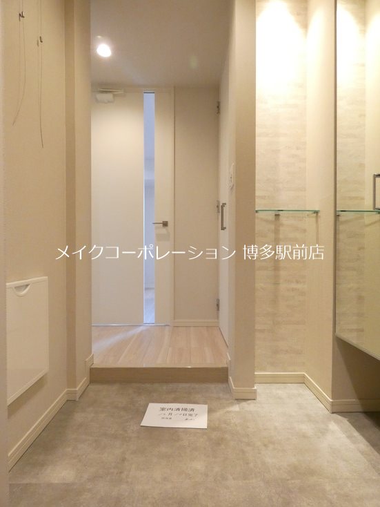 ウィスタリアレジデンス博多 玄関