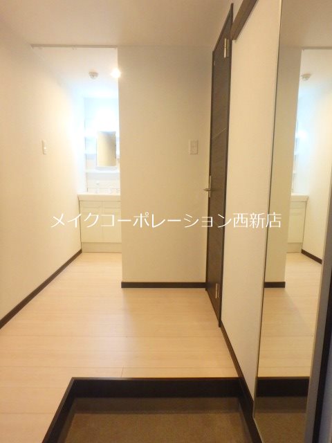 ラフィーナ次郎丸 玄関