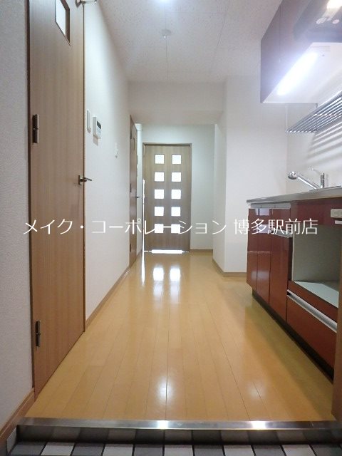 ロイヤルリバービュー 玄関