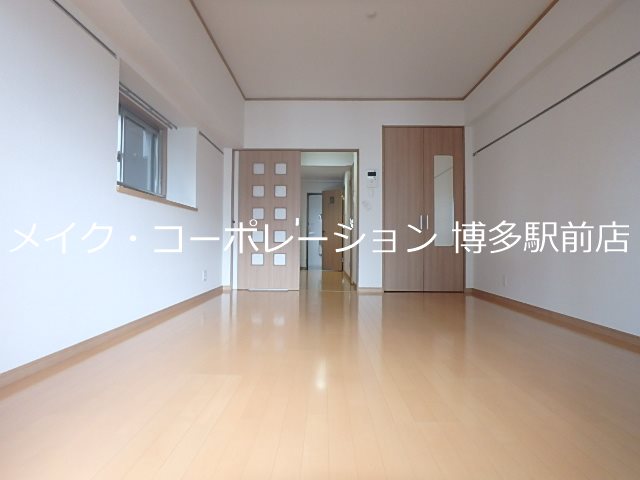 ロイヤルリバービュー リビング