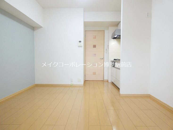 エンブレイス博多駅南  リビング