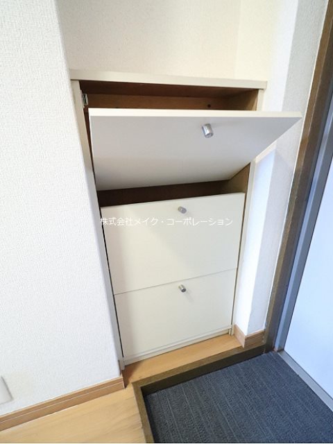 ガーデンパレス西新 玄関