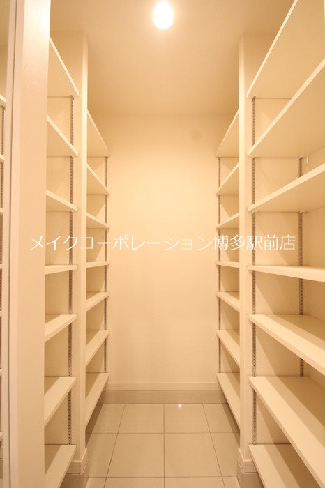 ウィスタリアレジデンス博多 玄関