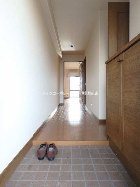 サーパス大博通り 玄関