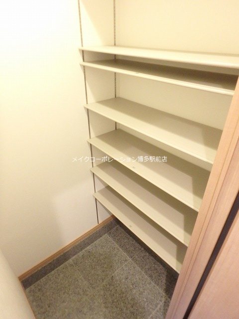 ヴィラージュ県庁前Ⅰ 玄関