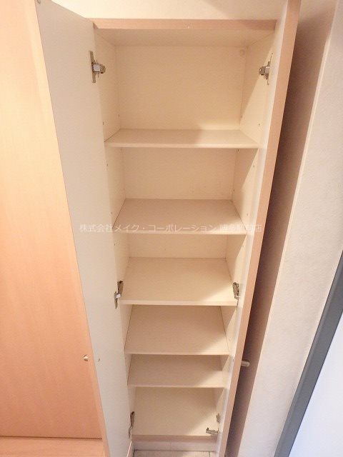 ツインズ博多N館 玄関