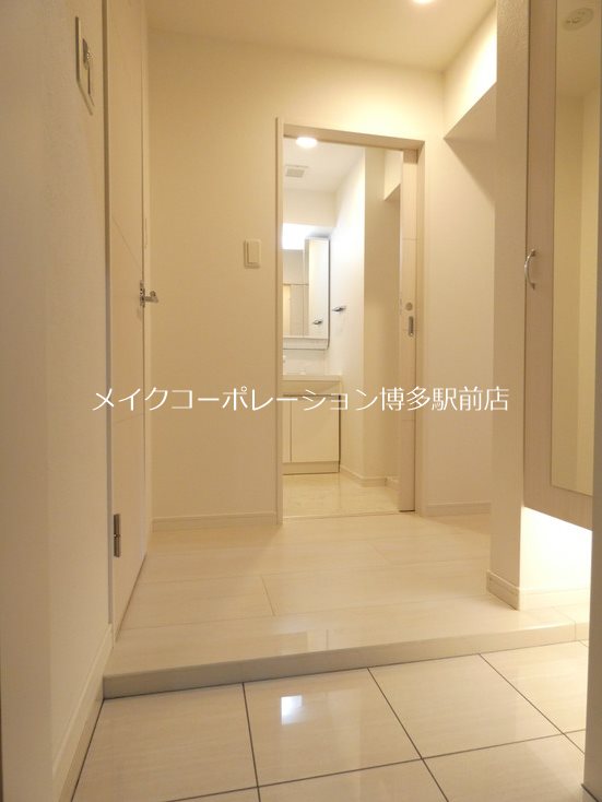 ヴィラージュ博多ステーション  玄関