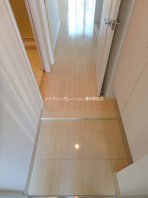 ビエネスタ千代県庁口  玄関