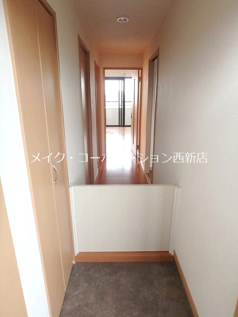 ルネスエム 玄関