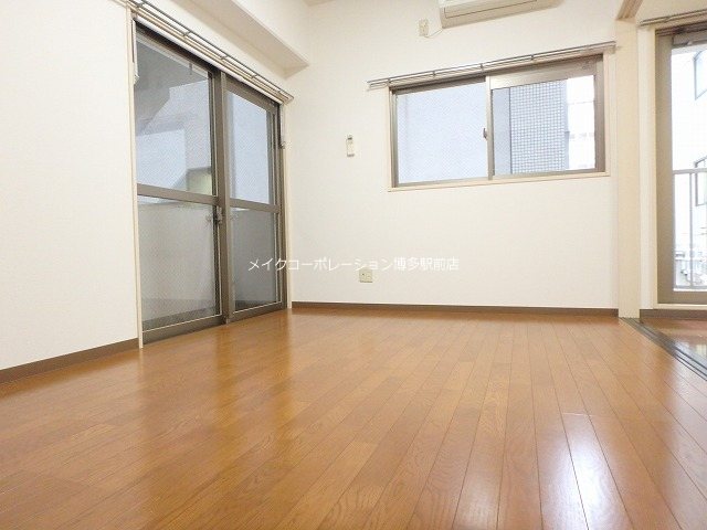 リファレンス博多 リビング