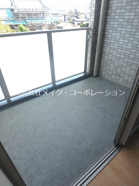 グレイスコート～ネット無料～  ベランダ