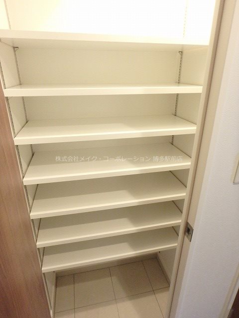 エンクレスト博多駅南ＳＨＡＲＥ  玄関