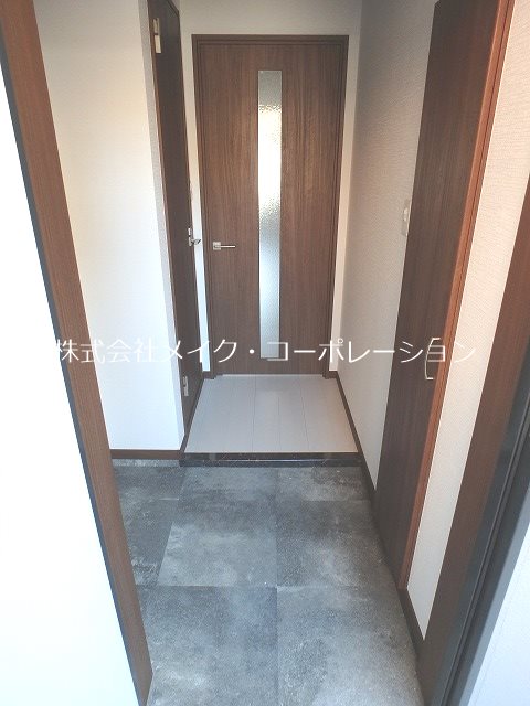 玄関 ライブラ西新 玄関