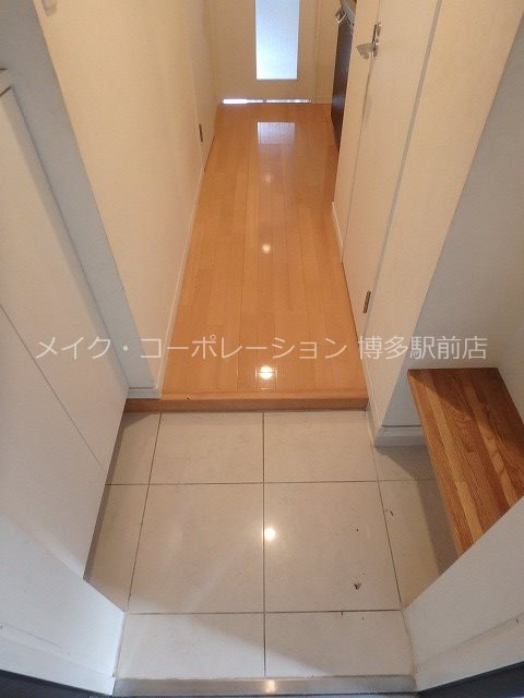 アレクサスイル・ビアンコ 玄関