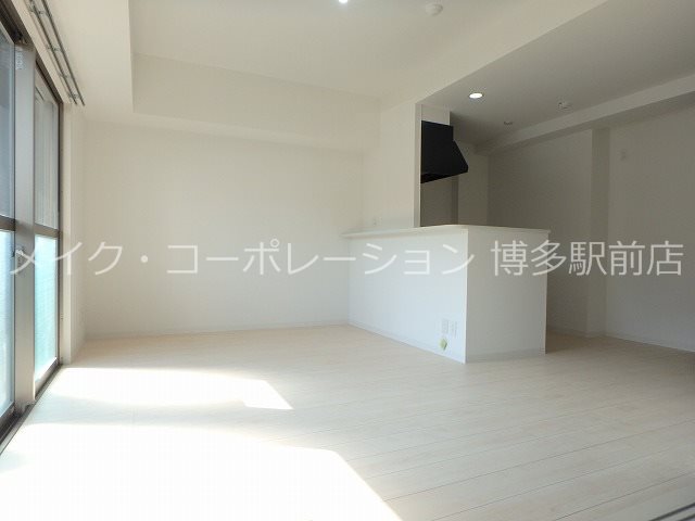 レフィナード博多 リビング