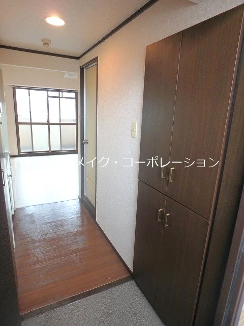 ロマネスク西新オレンジ通り 玄関