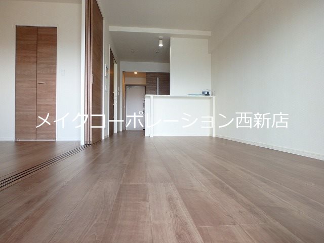 リビング アネーロ西新Ⅳ リビング