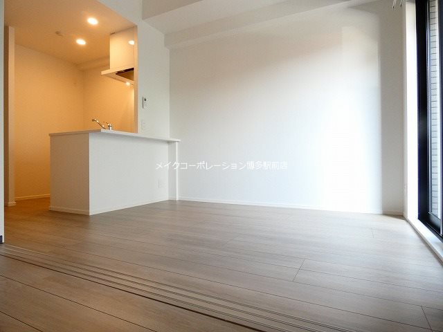 エンクレスト博多駅南FIT リビング