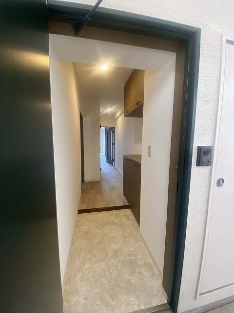 新愛ビル 玄関