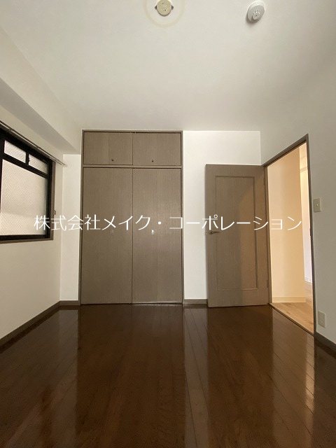 新愛ビル ベッドルーム
