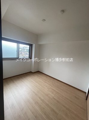 駅南Ⅴマルオカ ベッドルーム