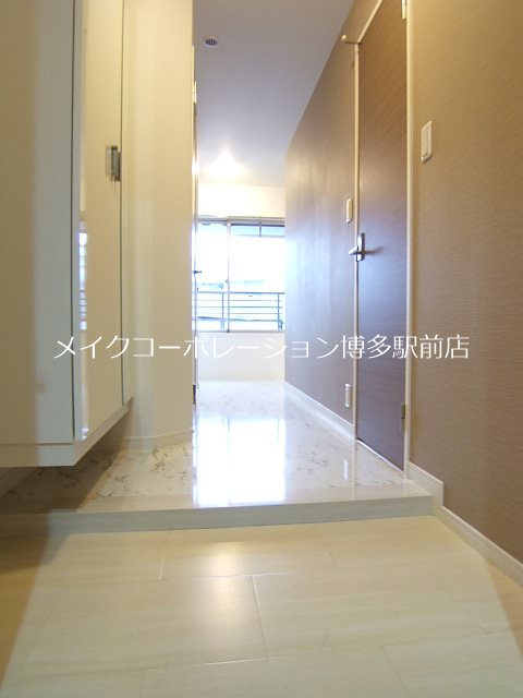 ベイシック薬院 玄関