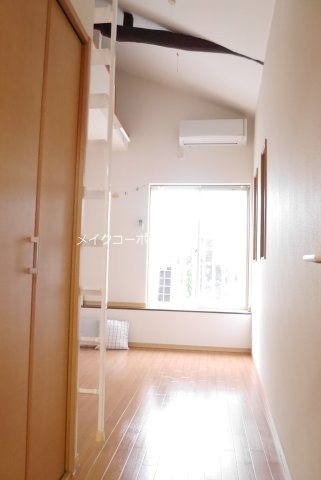 福山アパート ベッドルーム