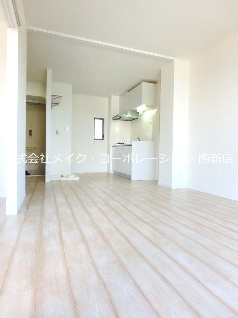 ブランシュ愛宕 リビング