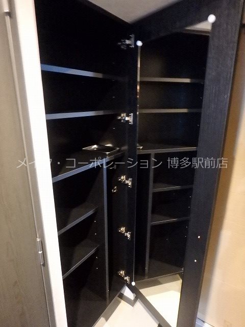 玄関 ザ・レジデンス博多 玄関