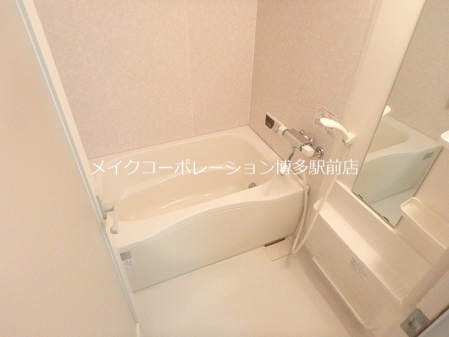 シャーメゾンステージ博多 風呂画像