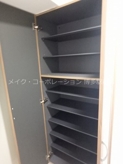 アストラル東比恵 玄関